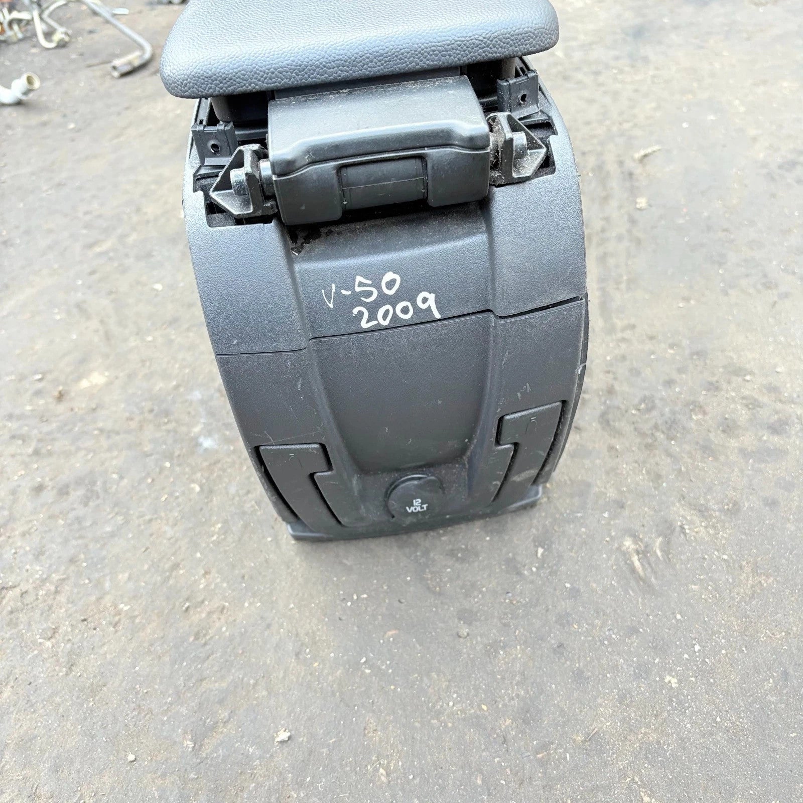 VOLVO V50 2009 HATCHBACK ARMREST WITH CENTRE CONSOLE 30755374
