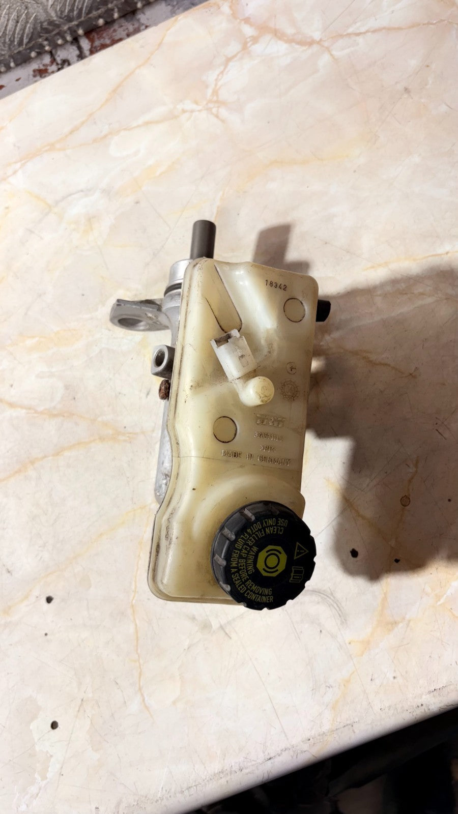 Renault Megane 2004 Brake Master Cylinder Reservoir 320671112