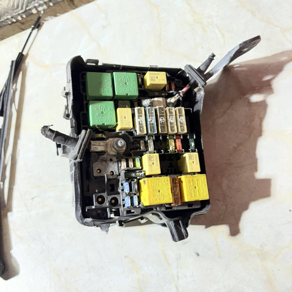 Peugeot 208 MK1 Citroen C3 2012-2015 BSM Engine Fuse Box Module 9671924480