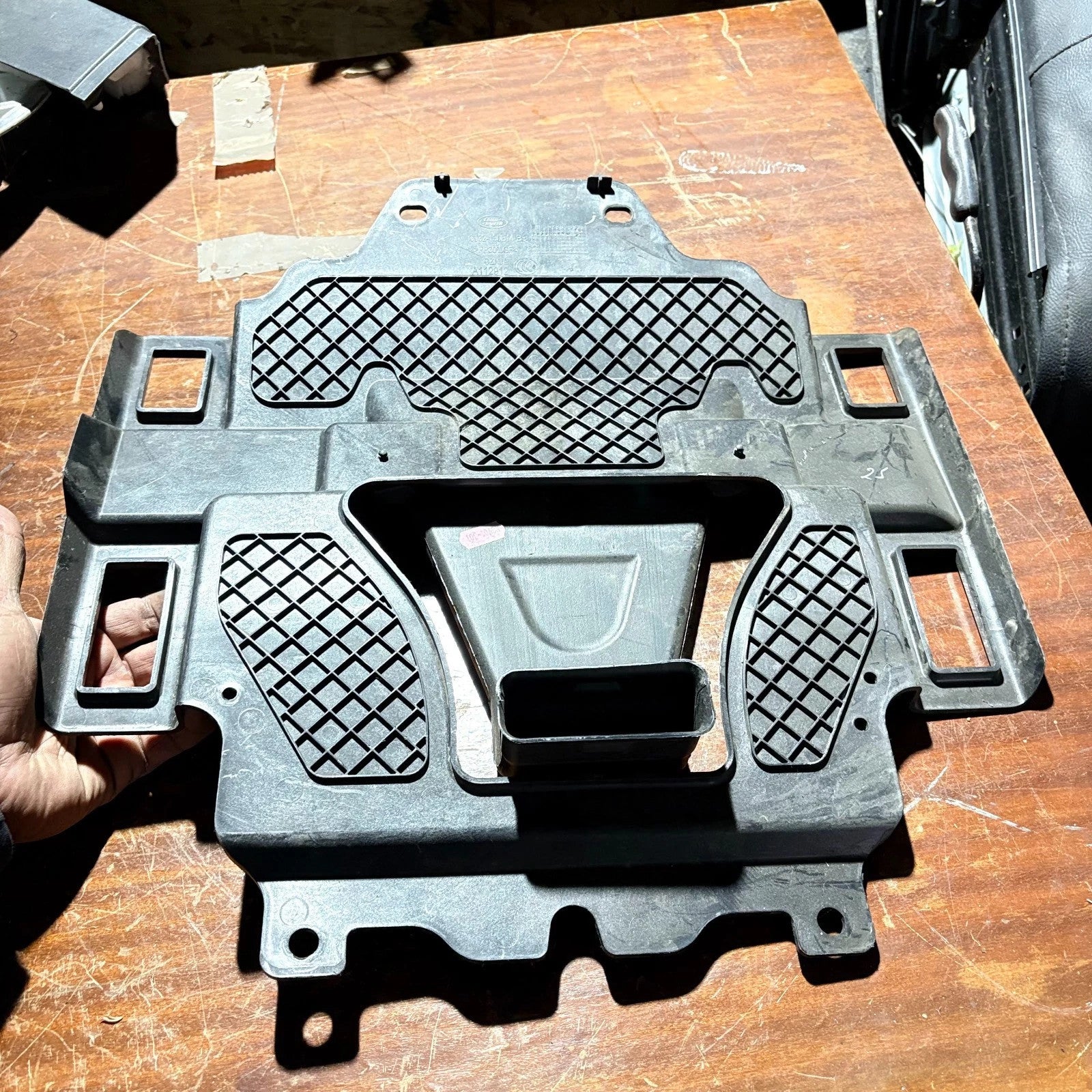 Range Rover Evoque Discovery Sport Engine Splash Shield Undertray GJ32-130B14-BB