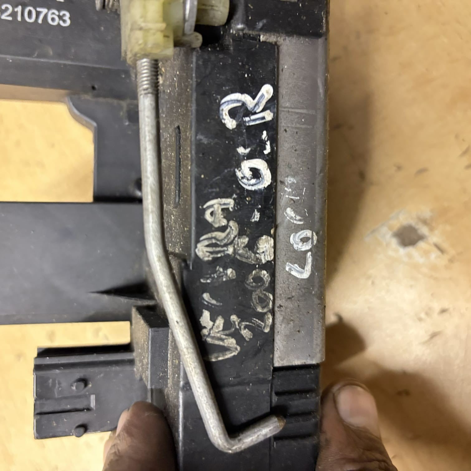 Door lock mech solenoid Driver Rear OPLE Vectra C Signum ident QX 13210763 2006
