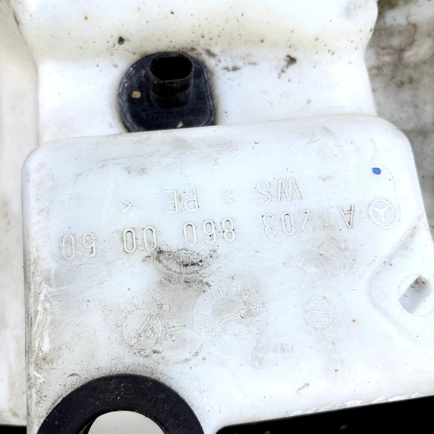 MERCEDES C CLASS W203 WINDSCREEN WASHER BOTTLE WITH PUMP A2038600060 2003