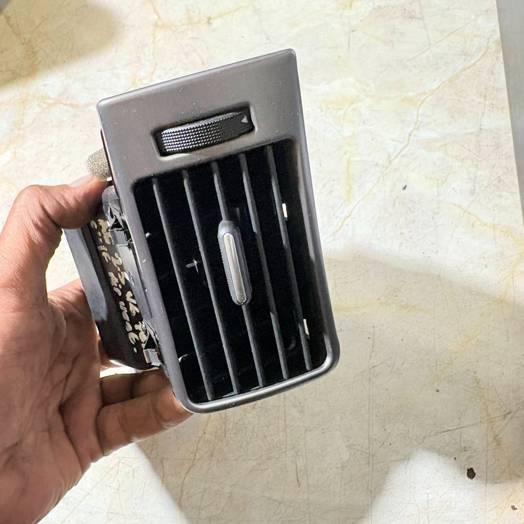 Audi A6 [99-05] Driver Right Front Heater/AC Grille Air Vent