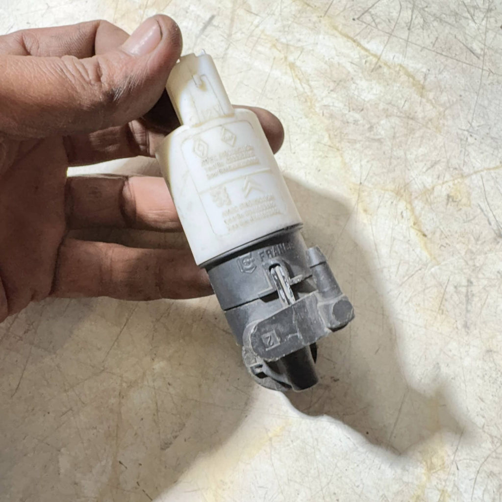 VAUXHALL VIVARO TRAFIC PRIMASTAR WASHER PUMP 8200067015