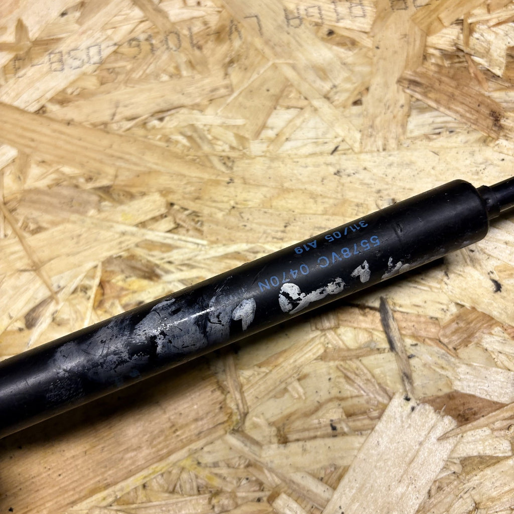 PEUGEOT 407 SALOON 04-11 REAR BOOT LID GAS STRUT SUPPORT 9656592980 5578VC0470N