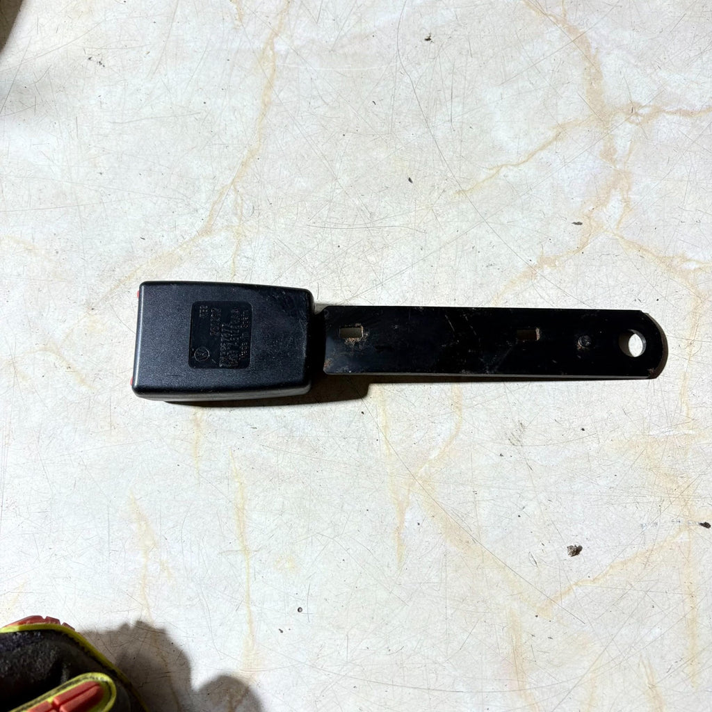 SEAT ALHAMBRA DRIVER SEAT BELT BUCKLE. 2006 TO 2010. 7M3857877B