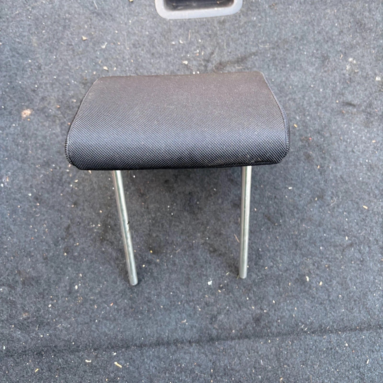 Hyundai i30 MK1 FD 07-12 Rear Right Offside OSR Outer Seat Cloth Headrest Unit