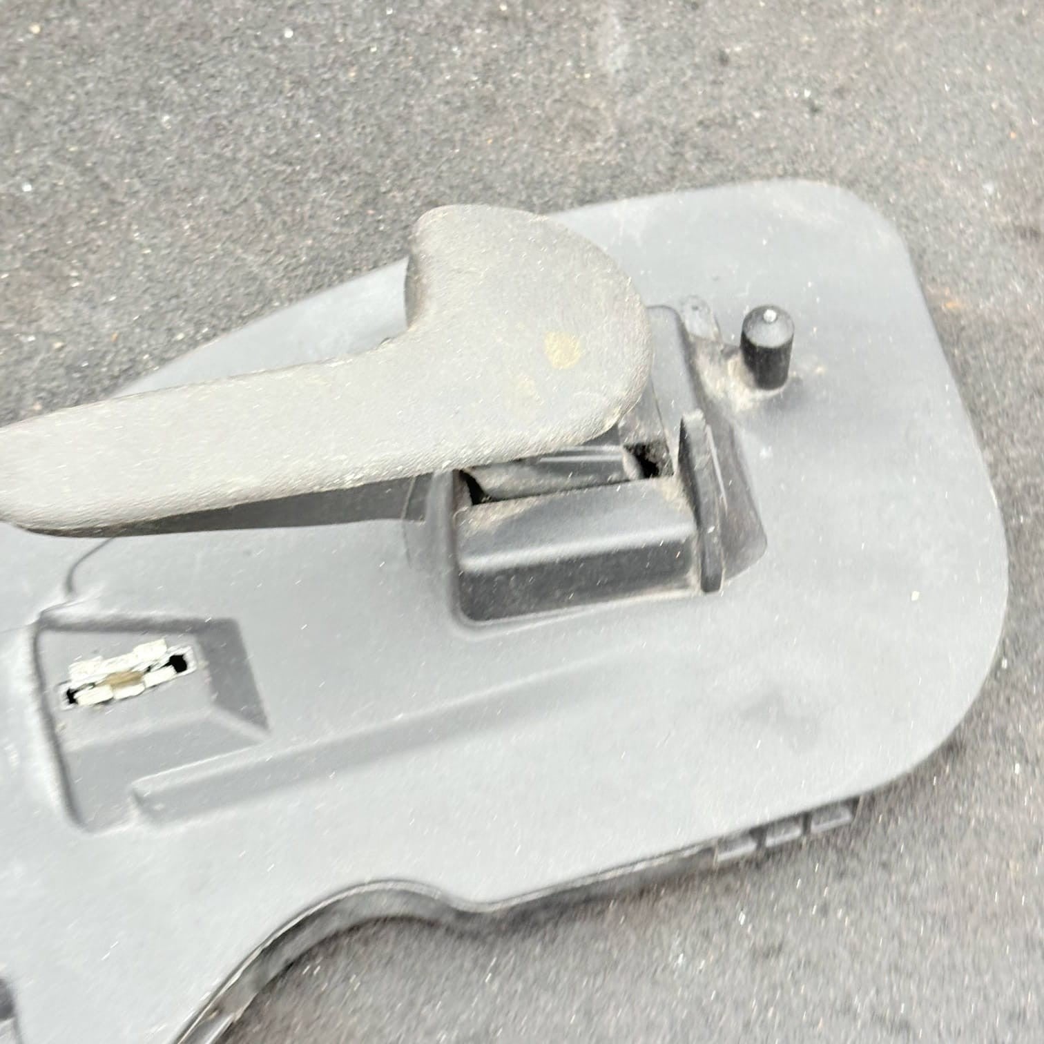 VAUXHALL COMBO 2001-2011 FRONT RIGHT DRIVER SIDE INTERIOR DOOR HANDLE 13104264