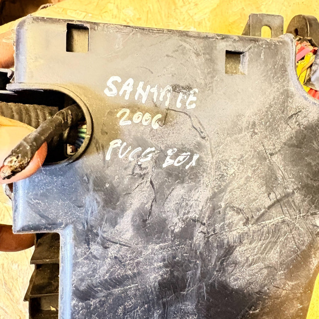 HYUNDAI SANTA FE 2006-2012 FUSEBOX