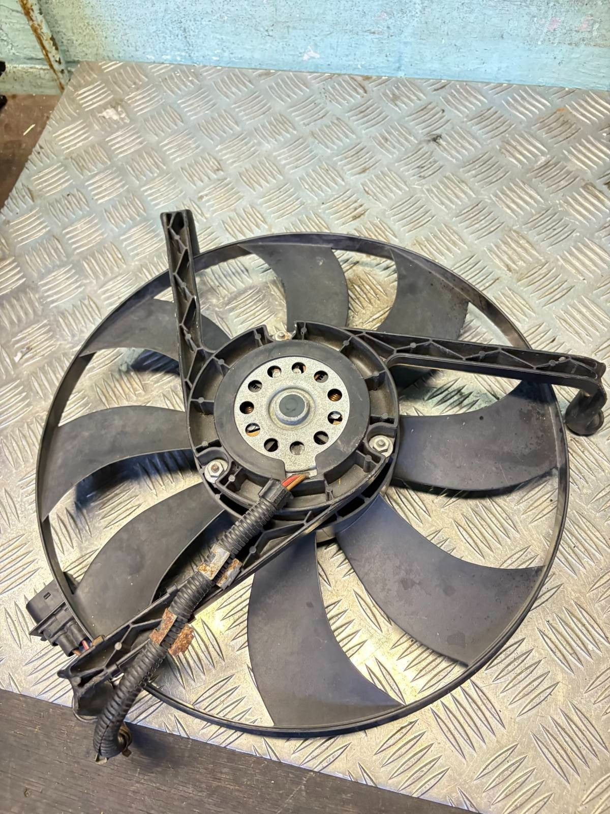 909000894 RADIATOR COOLING FAN FOR SEAT IBIZA