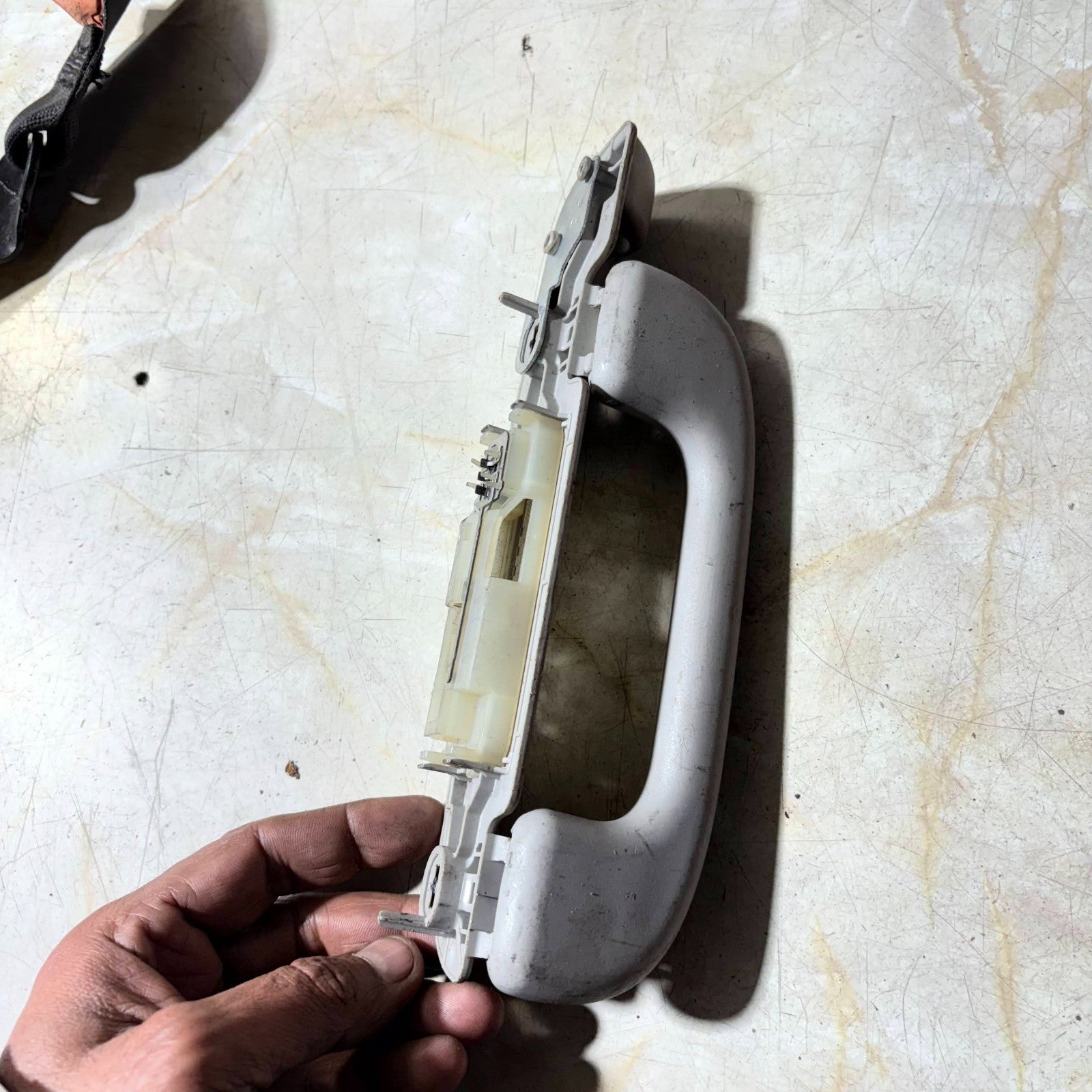 Mercedes ML-Class W164 2005–2011 Rear Right Roof Grab Handle A1648100654