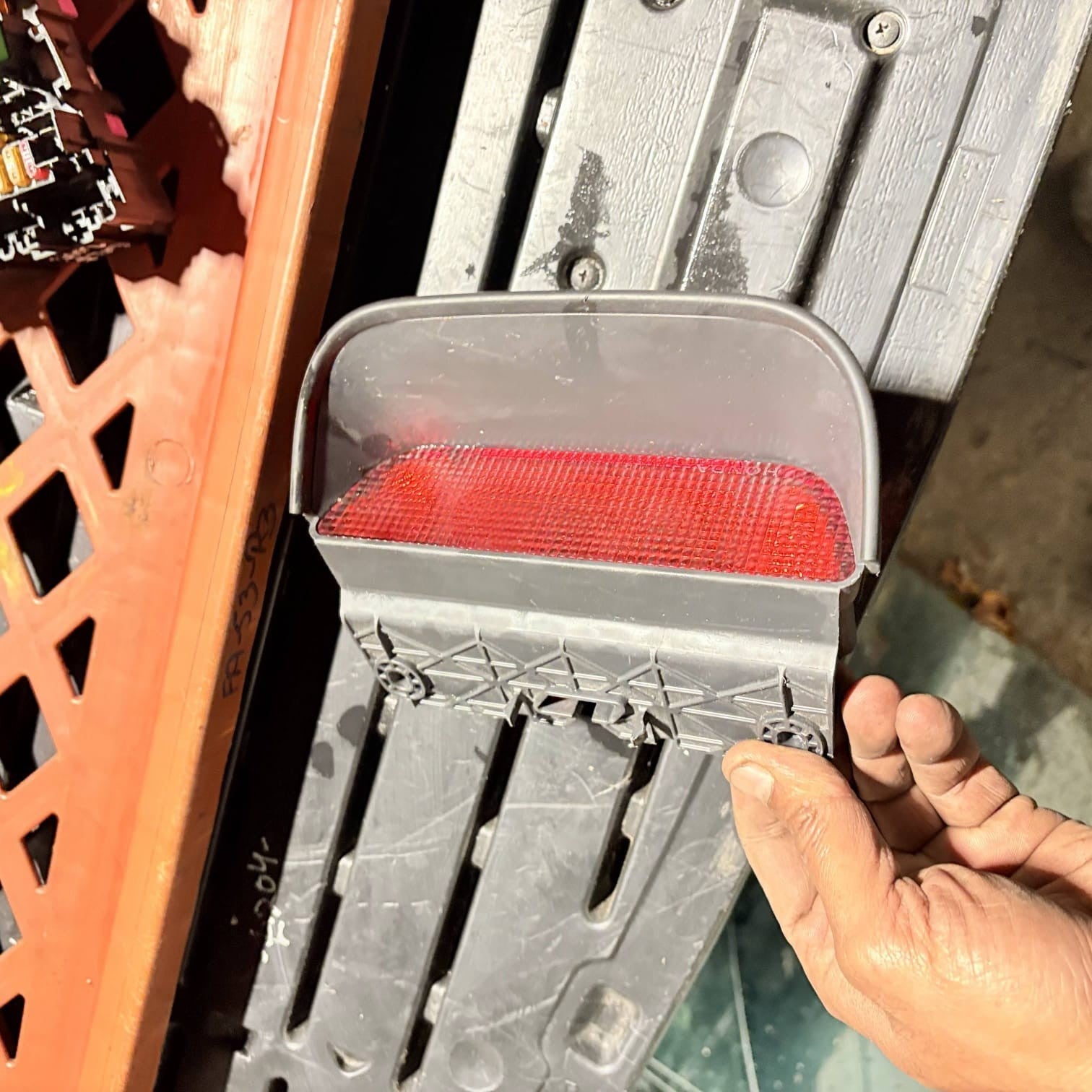Honda CR-V 2010 Third brake center stop light P6939 LIQ10335
