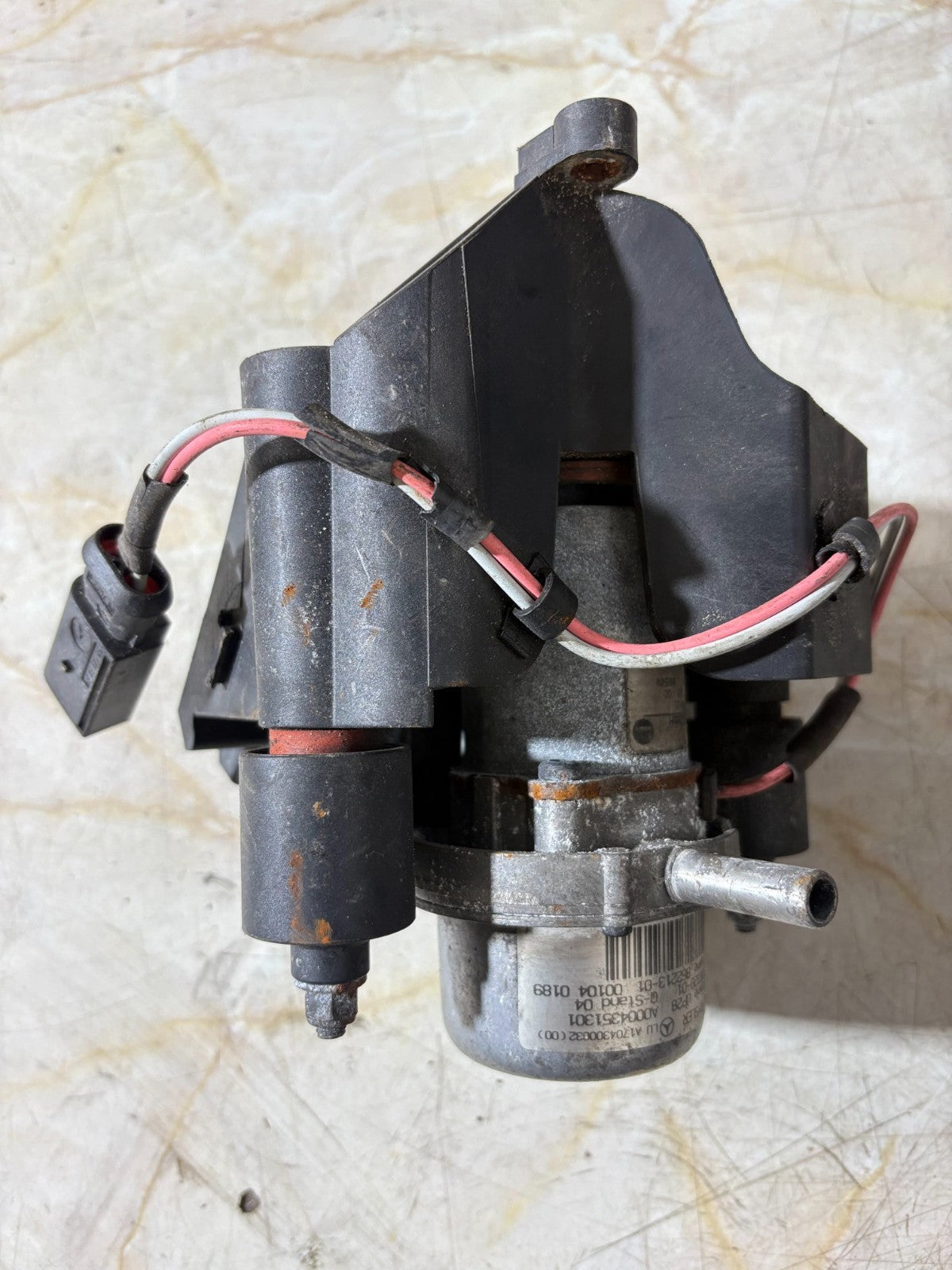 MERCEDES SLK 2000 230 R170 BRAKE BOOSTER VACUUM PUMP A1704300032