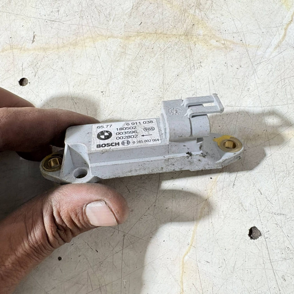 BMW X5 Series E46 E53 Airbag Side Impact Crash Sensor Bosch 6911038 NSF