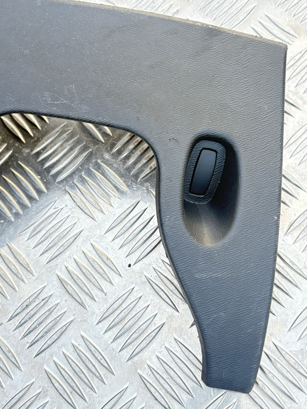 Renault Twingo Mk2 2011-2014 Lower Steering Column Cover Trim 8200449394
