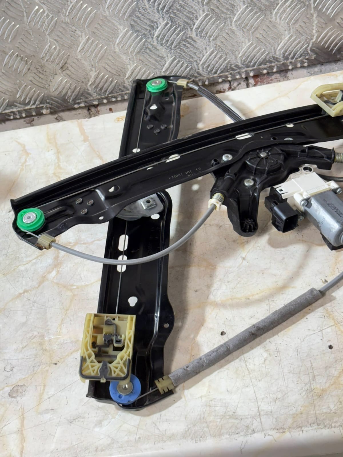Land Rover Range Rover Evoque Left Passenger Rear Elec Window Regulator 2018-19A