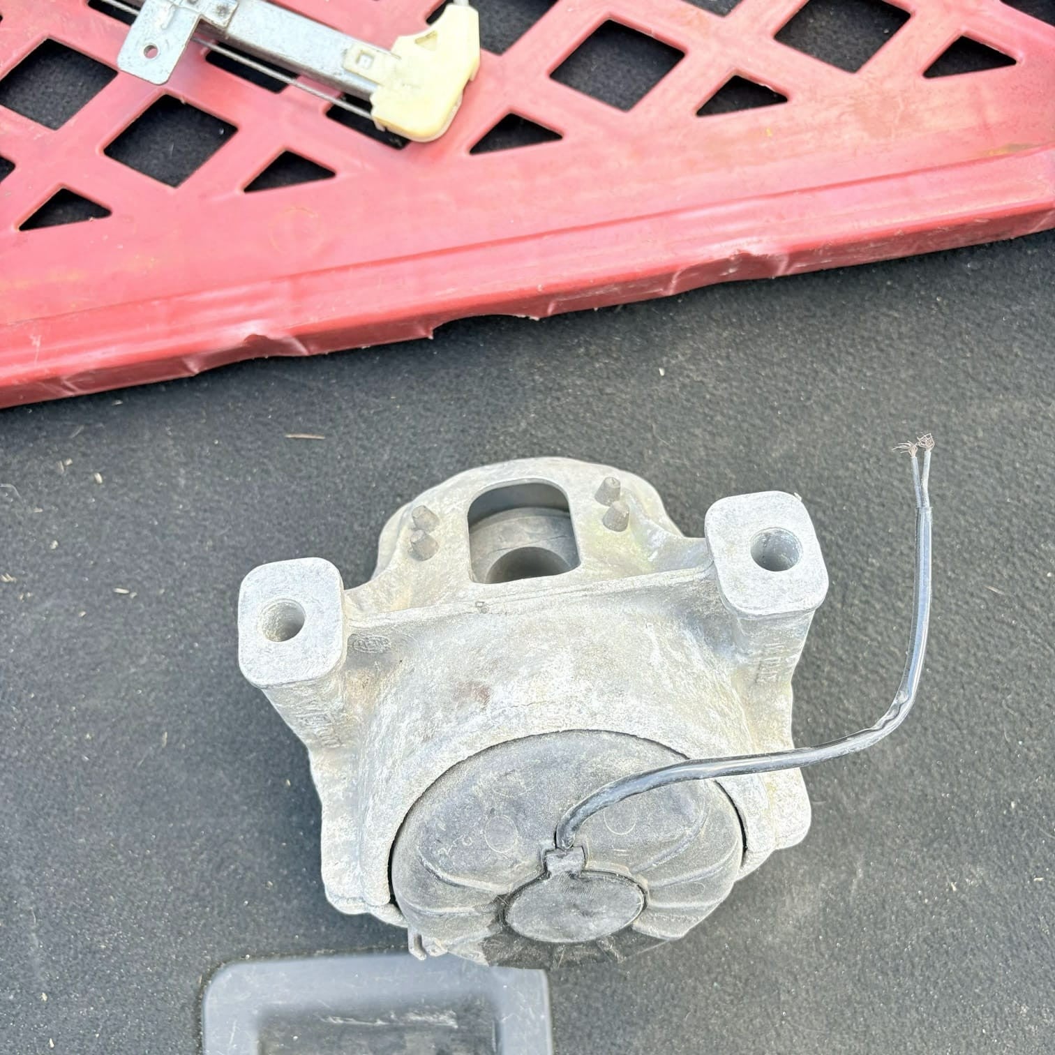 Audi A4 A5 S5 B8 Engine Mount 2007-2016 8R0199381