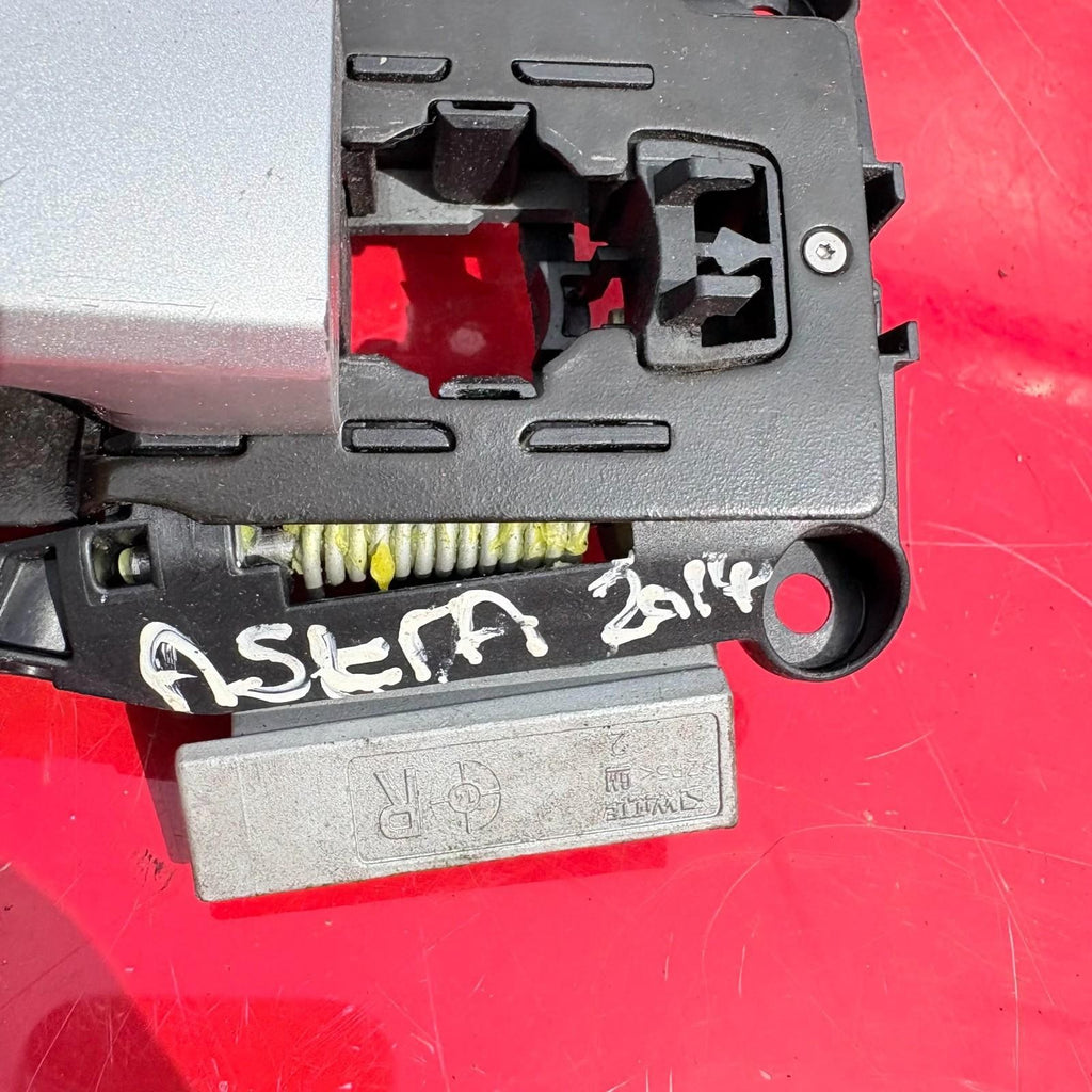 Vauxhall Astra J 2009-2015 Exterior Door Handle Front Right Outer 14096401RH