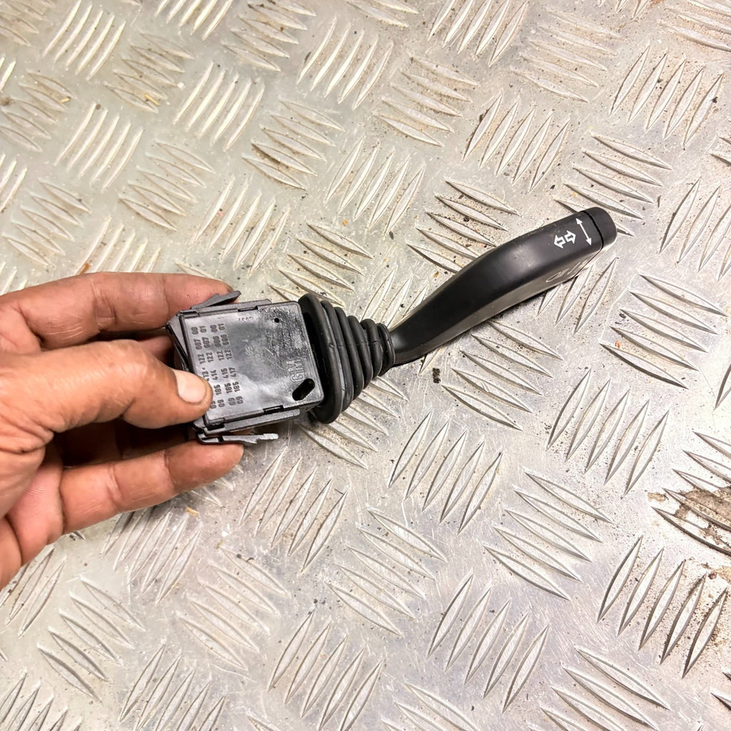 Vaxuhall Combo C 2003 Turn signal indicator stalk 09185415