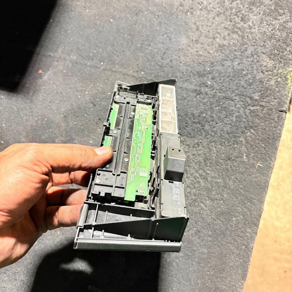 AUDI CD CHANGER PLAYER 8K2 959 674 A