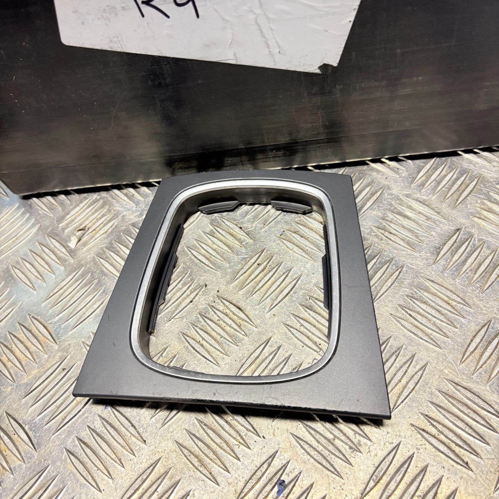 Audi A3 8P Central Console Tunnel Lining Mask Trim Bezel 8P0864261T 03-12
