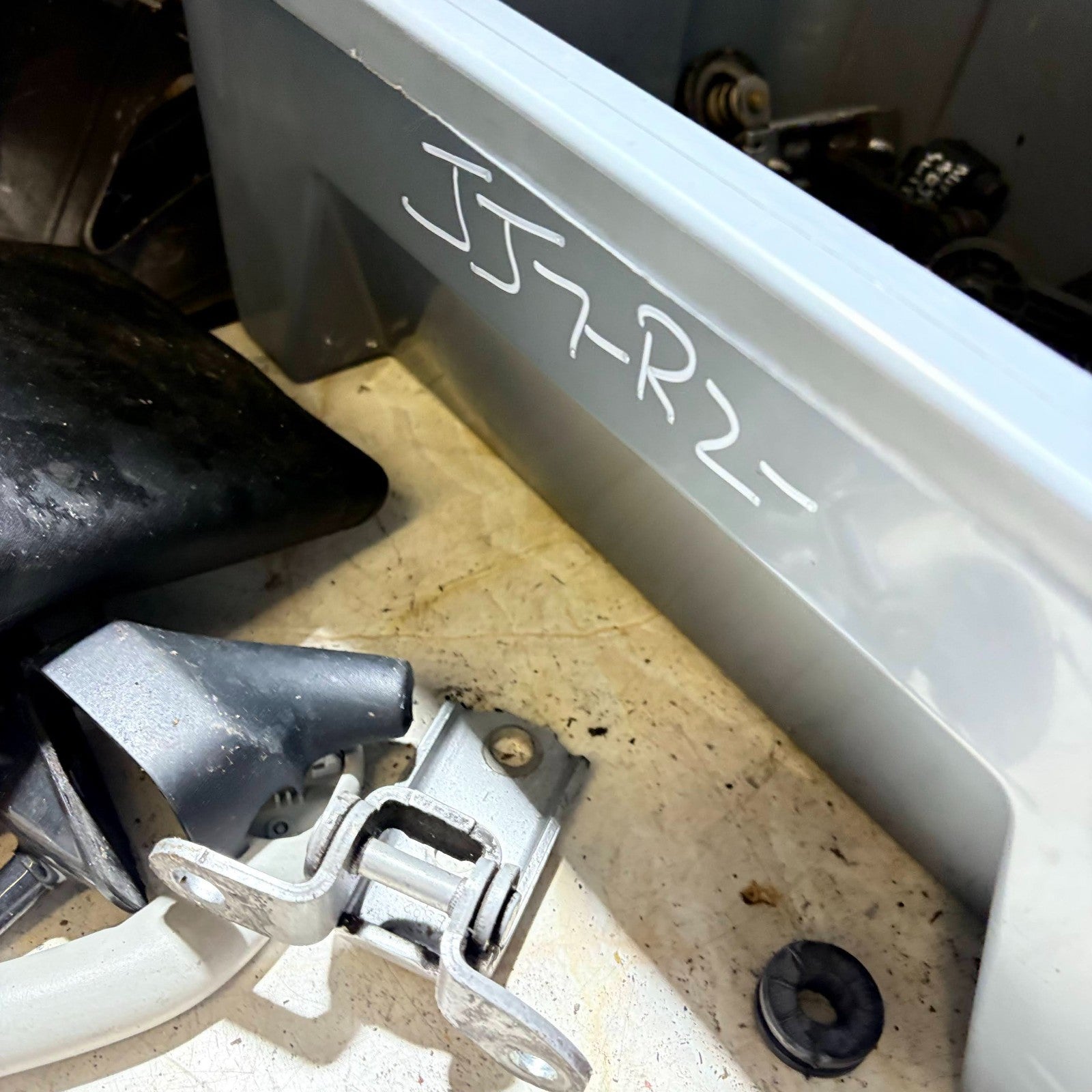 VW Caddy 2004–2020 Sliding Door Catch Rear Right 2K0843843