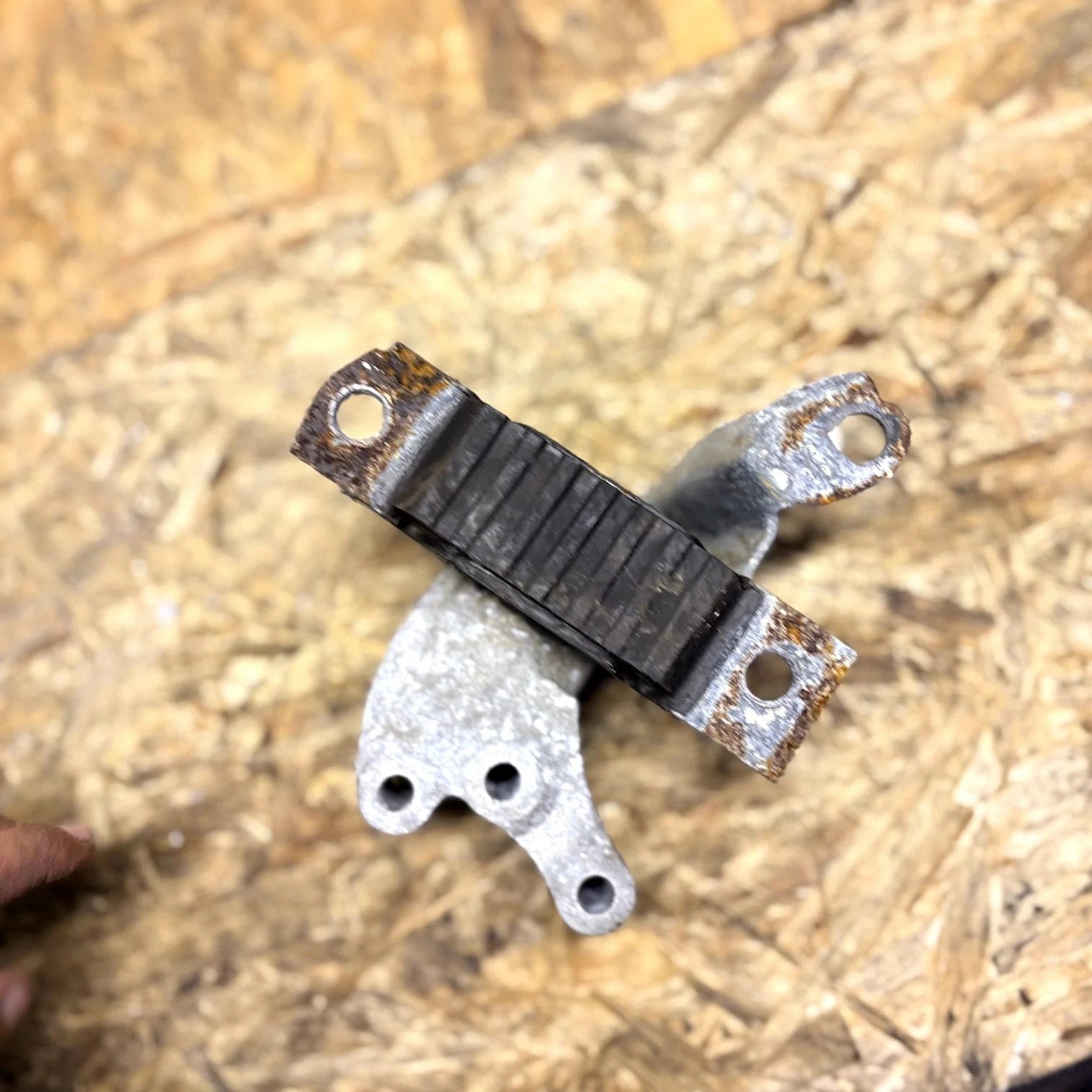 FIAT 500 312 1.2 Engine Mount Bracket 1.2 Petrol 51kw 2016 O/S/F
