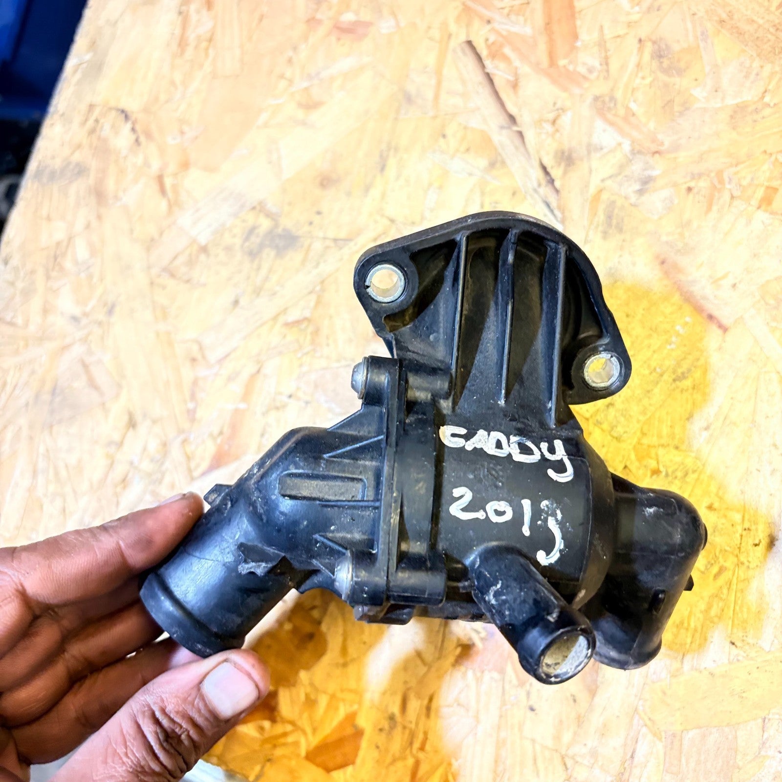 VW Caddy Mk3 1.6 TDI 2010-2015 Thermostat Housing Coolant Regulator 03L121111R