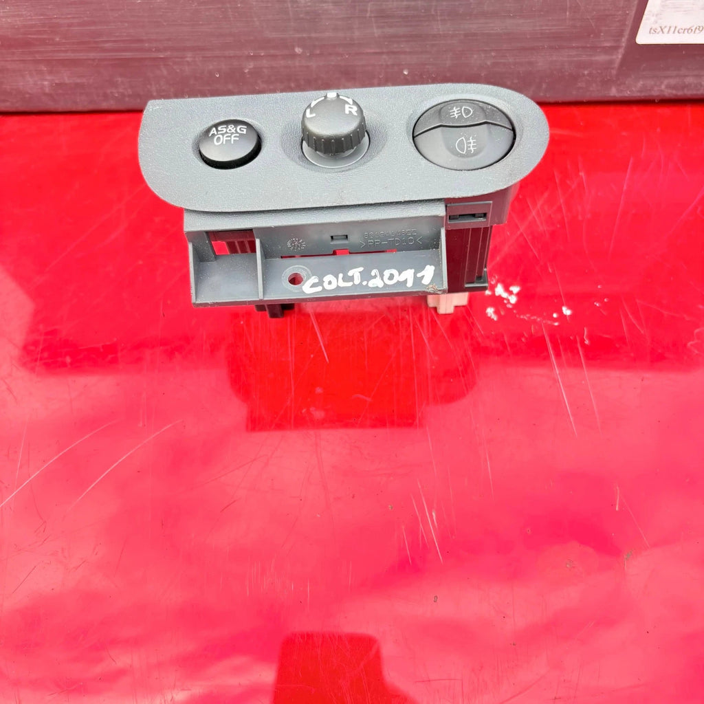 Mitsubishi Colt Mk6 Z30 CZ2 2011 Electric Mirror Switch Control 8619A148ZZ