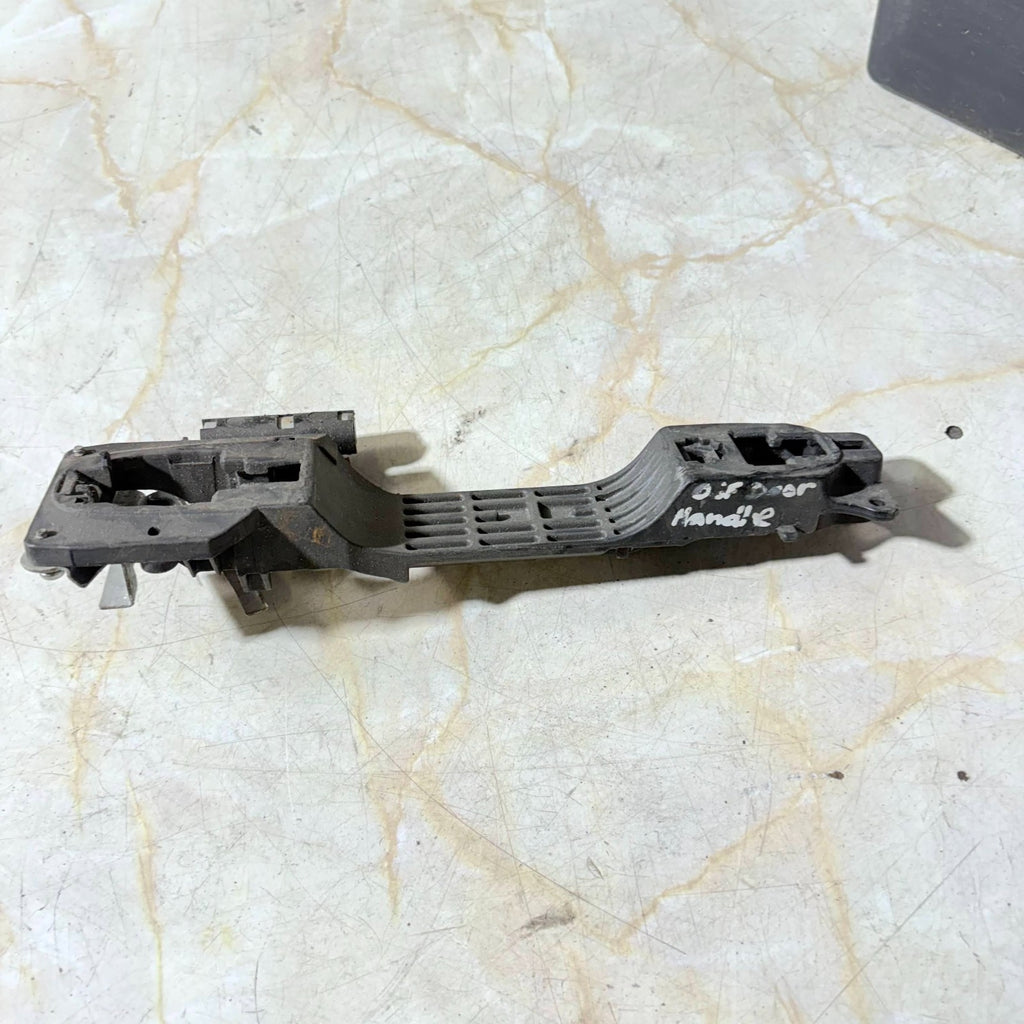 TOYOTA PRIUS XW20 2004-2009 DOOR HANDLE BRACKET DRIVER SIDE FRONT