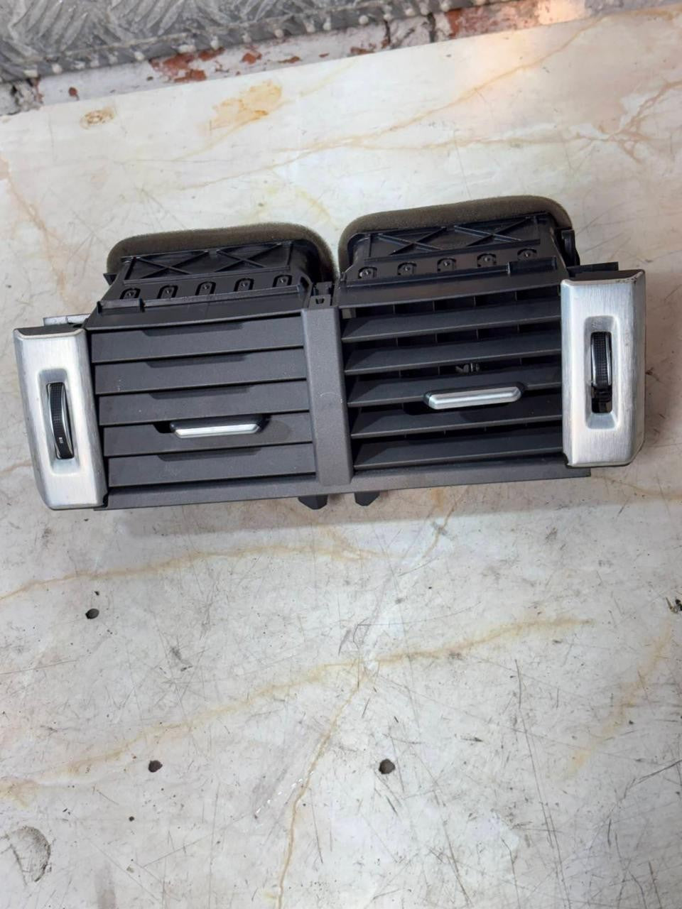 Interior air deflector CENTRE Land Rover Range Rover Evoque 2012 BJ32014L21AB