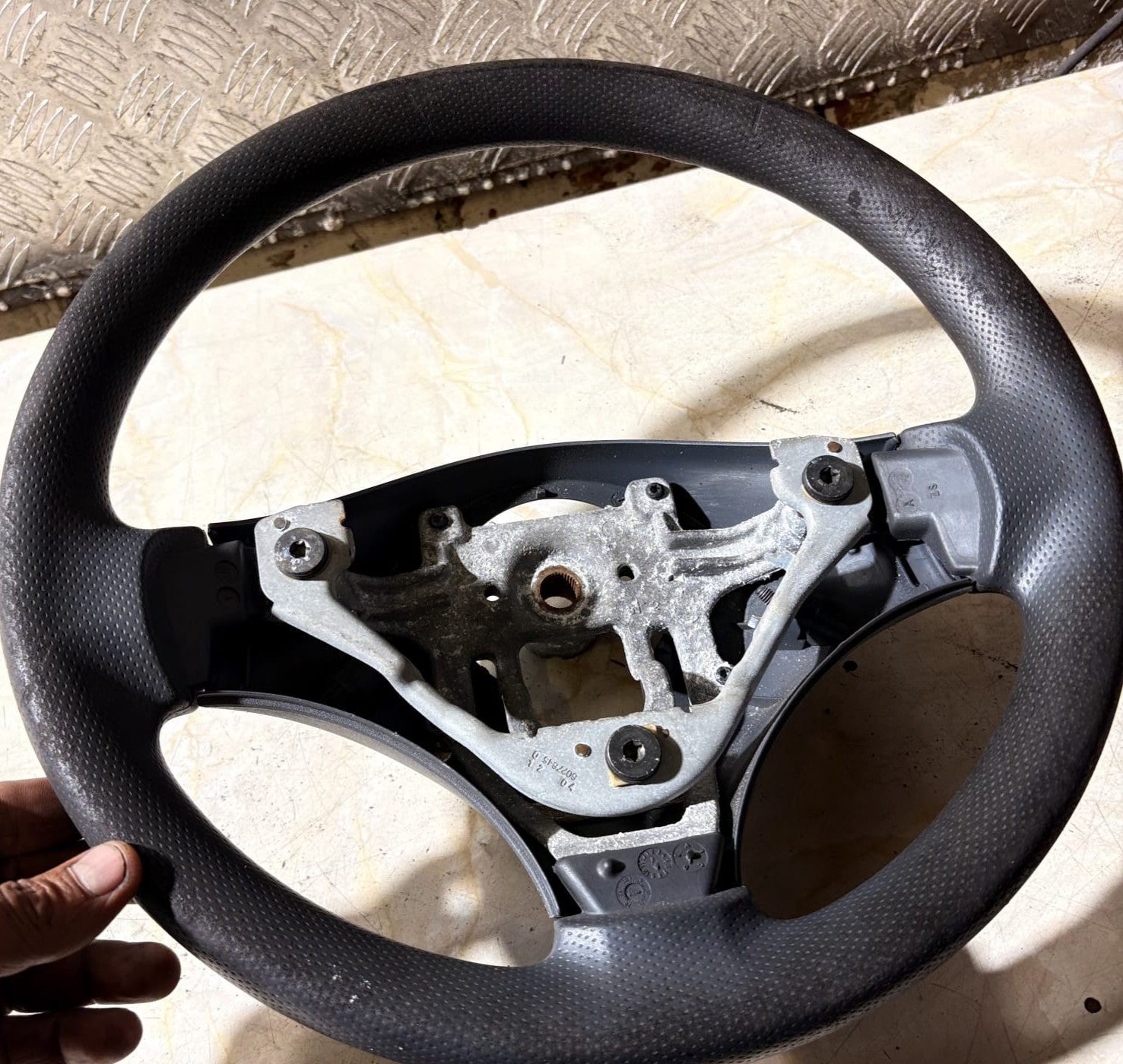 Mitsubishi Colt Z2 Z3 & Smart Forfour Steering Wheel MR977533 6027645D