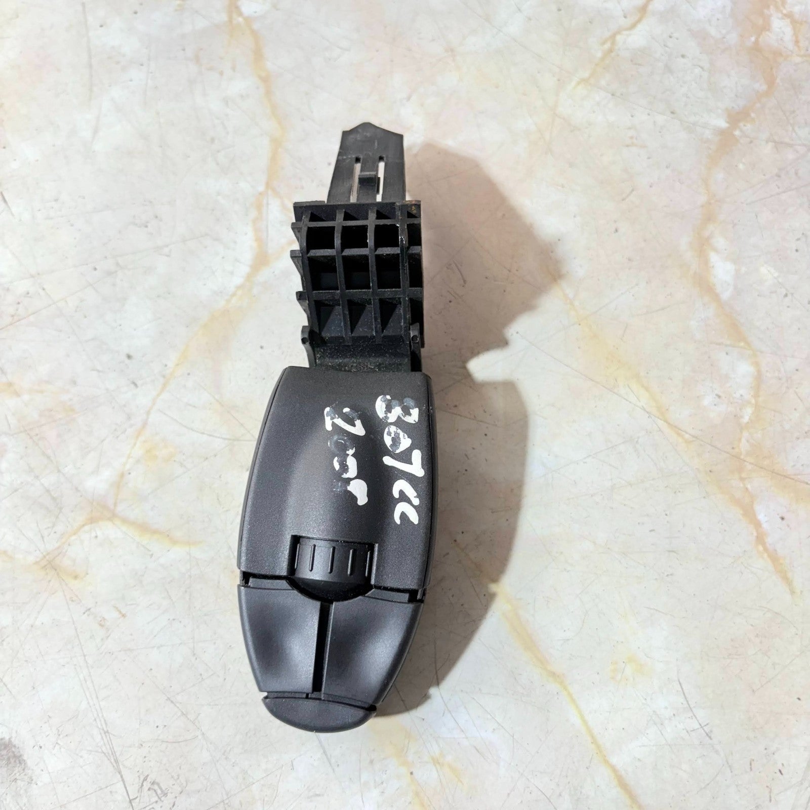 Steering Wheel Switches Multi-function Switch for RADIO Peugeot 307 CC 2008