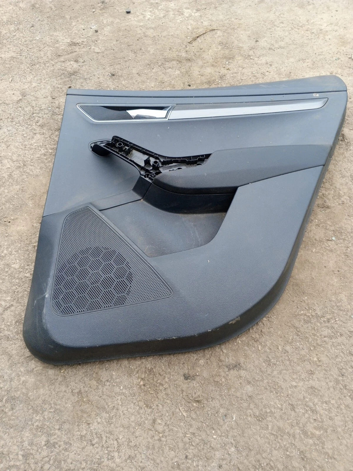 2021 SKODA KAROQ SE TSI MK1 5DRS ESTATE REAR RIGHT SIDE DOOR CARD