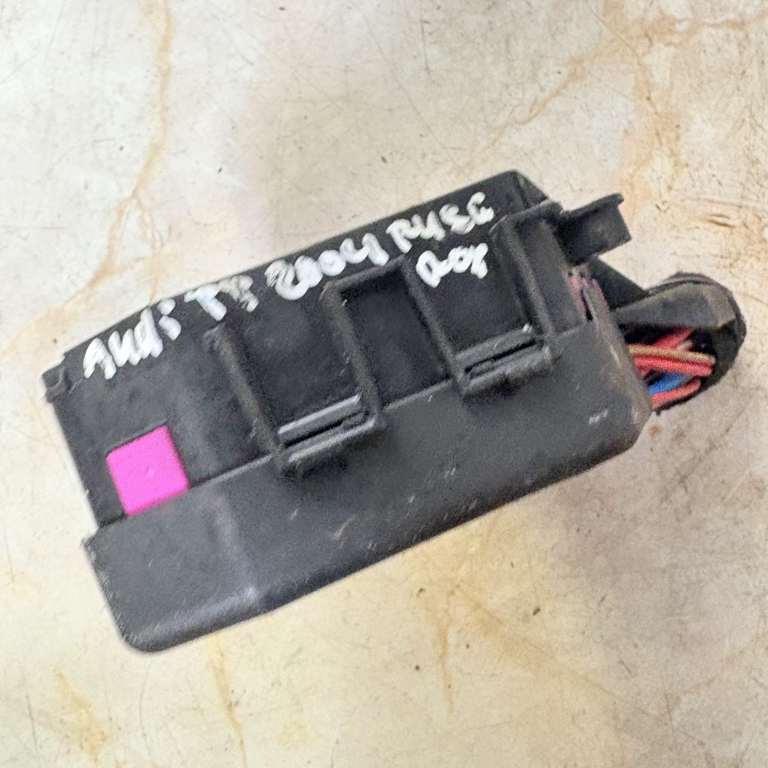 0526424880 fuse box for AUDI A6 AVANT (4F5) 3.0 TDI QUATTRO 2004 244369