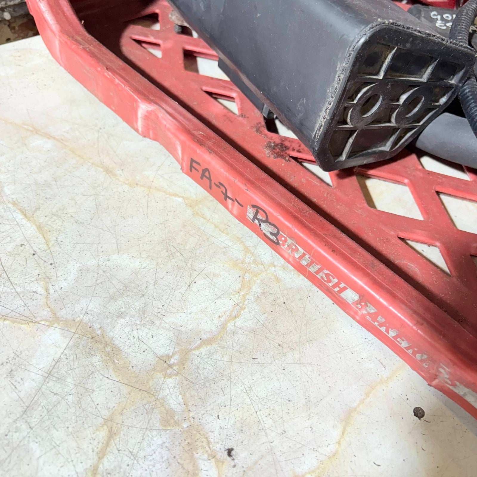 2012 MG MG6 BONNET HINGES BOTH SIDES IN ORANGE