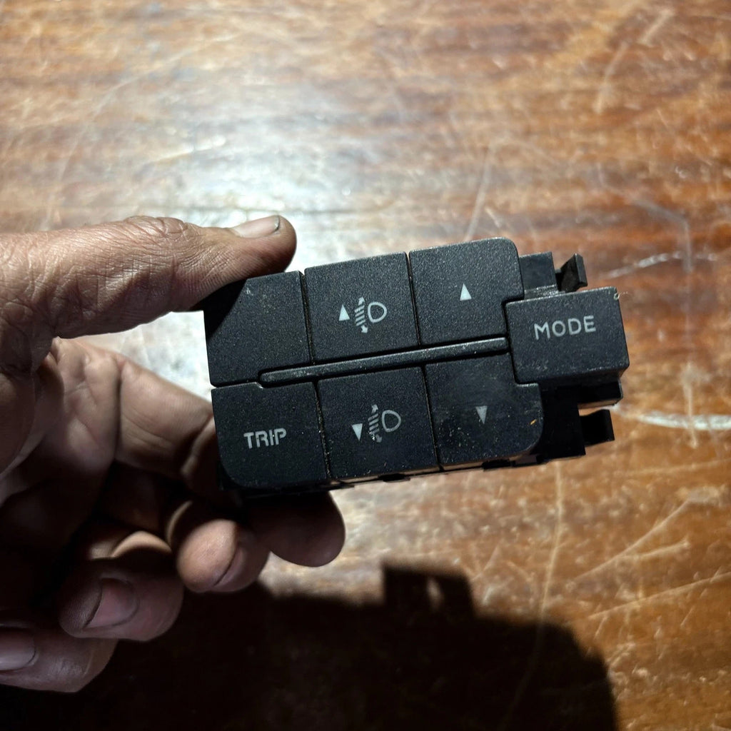 Iveco Daily MK4 2006-2011 Headlight Level Adjustment Trip Mode Switch 69500781