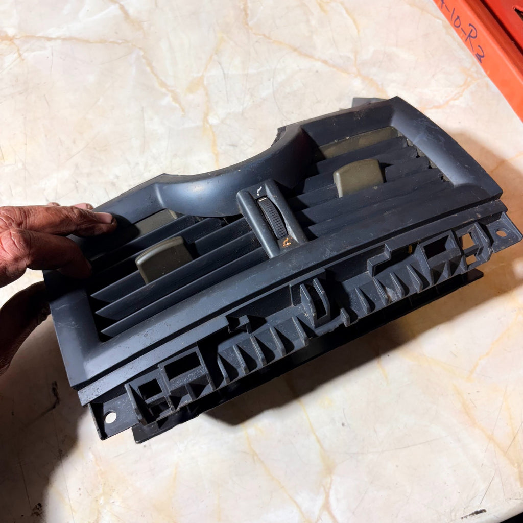 A1026774 Air Nozzle Ventilation Grille Renault Megan