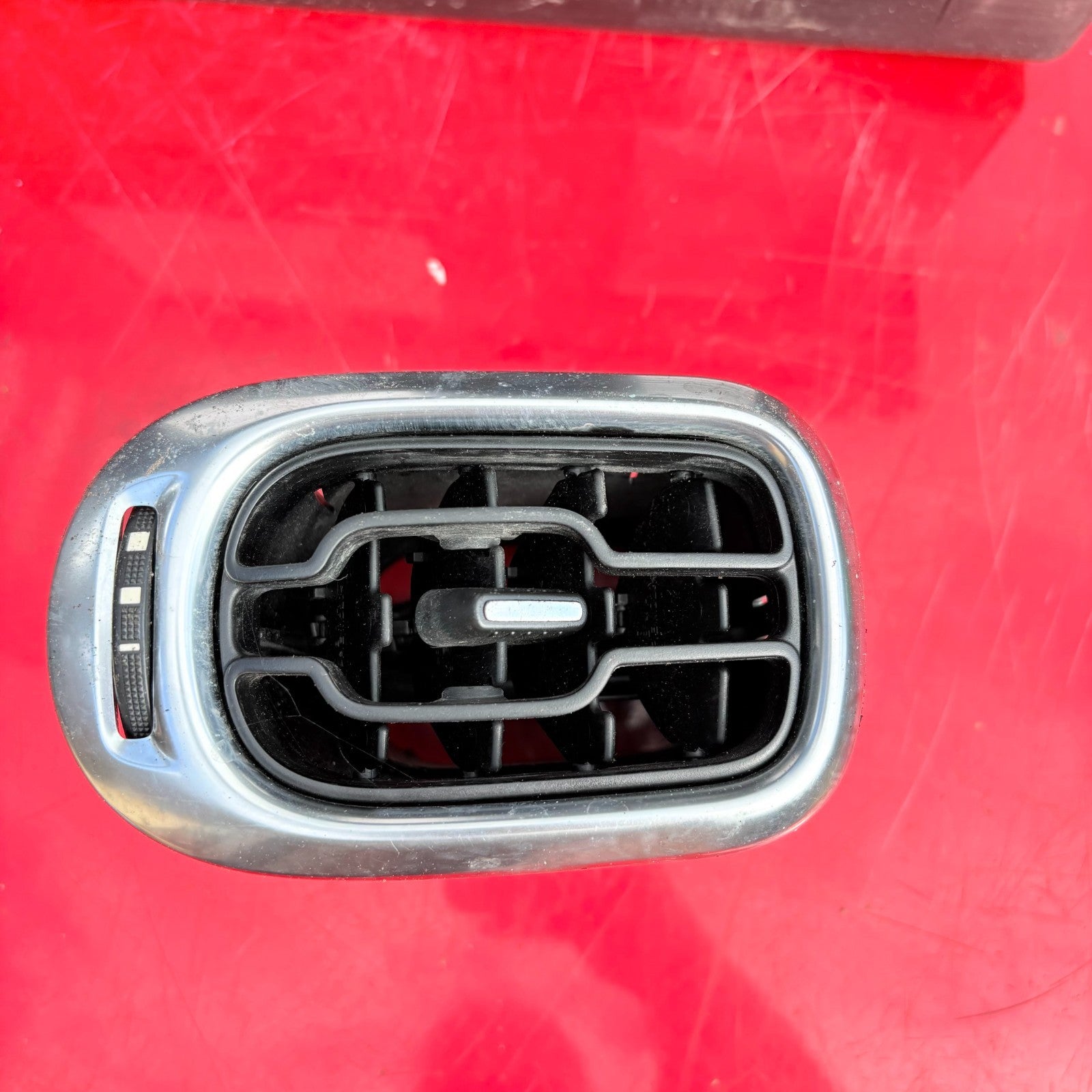 9683043377 AIR VENTILATION GRILLE PASSENGER FRONT LEFT SIDE 2011 PICASSO