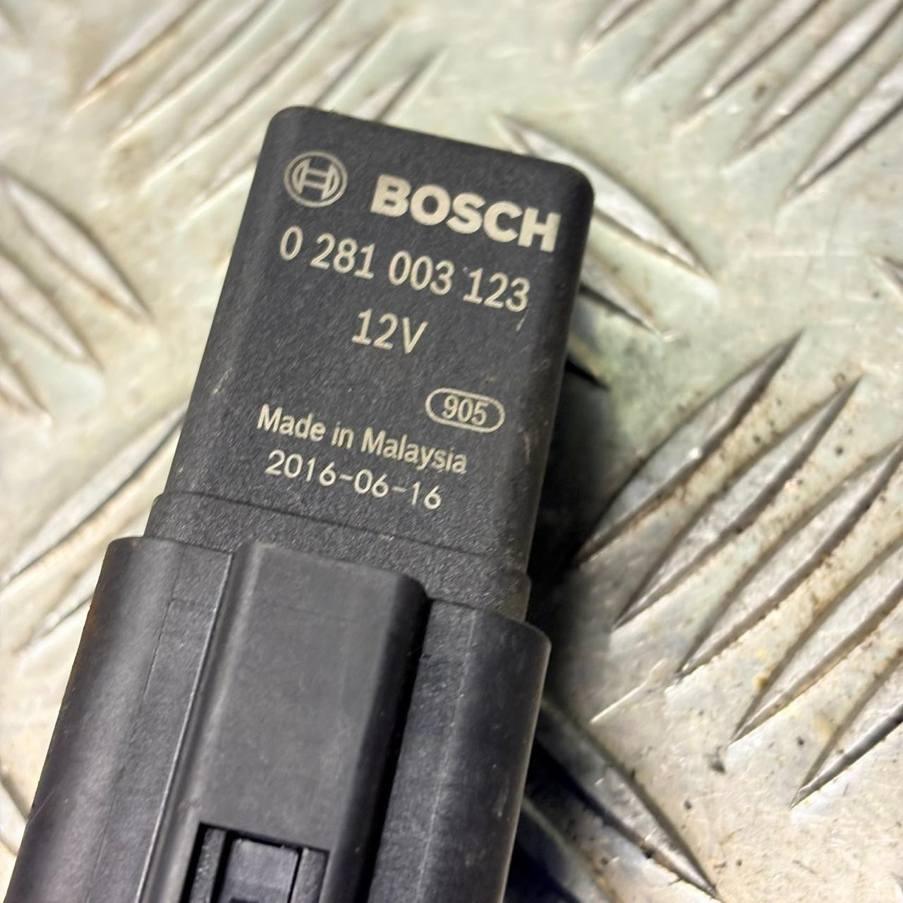 Jaguar XE 2.0D Glow Plug Relay/Module Bosch 0281003123 FX23189E2AC 2015-2023