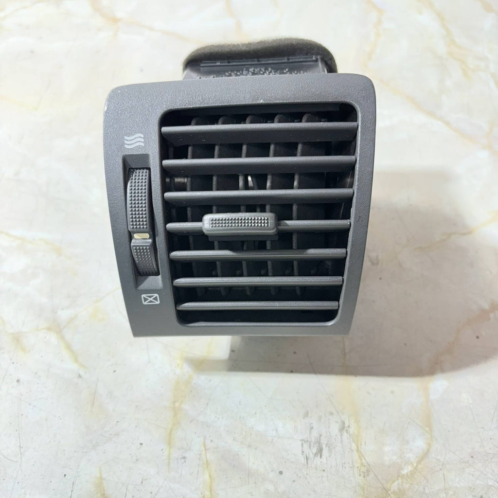 KIA SORENTO MK1 HEATER DASHBOARD AIR VENT PASSENGER SIDE 97480-3E000 2005 ??
