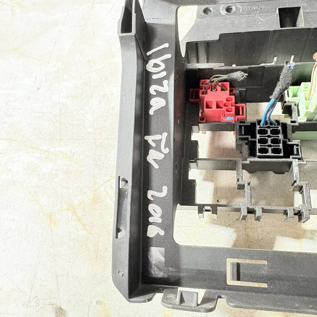 SEAT Ibiza 6J Mk4 2016-2017 Fuse/Relay Box Mount Bracket 6C0907371A