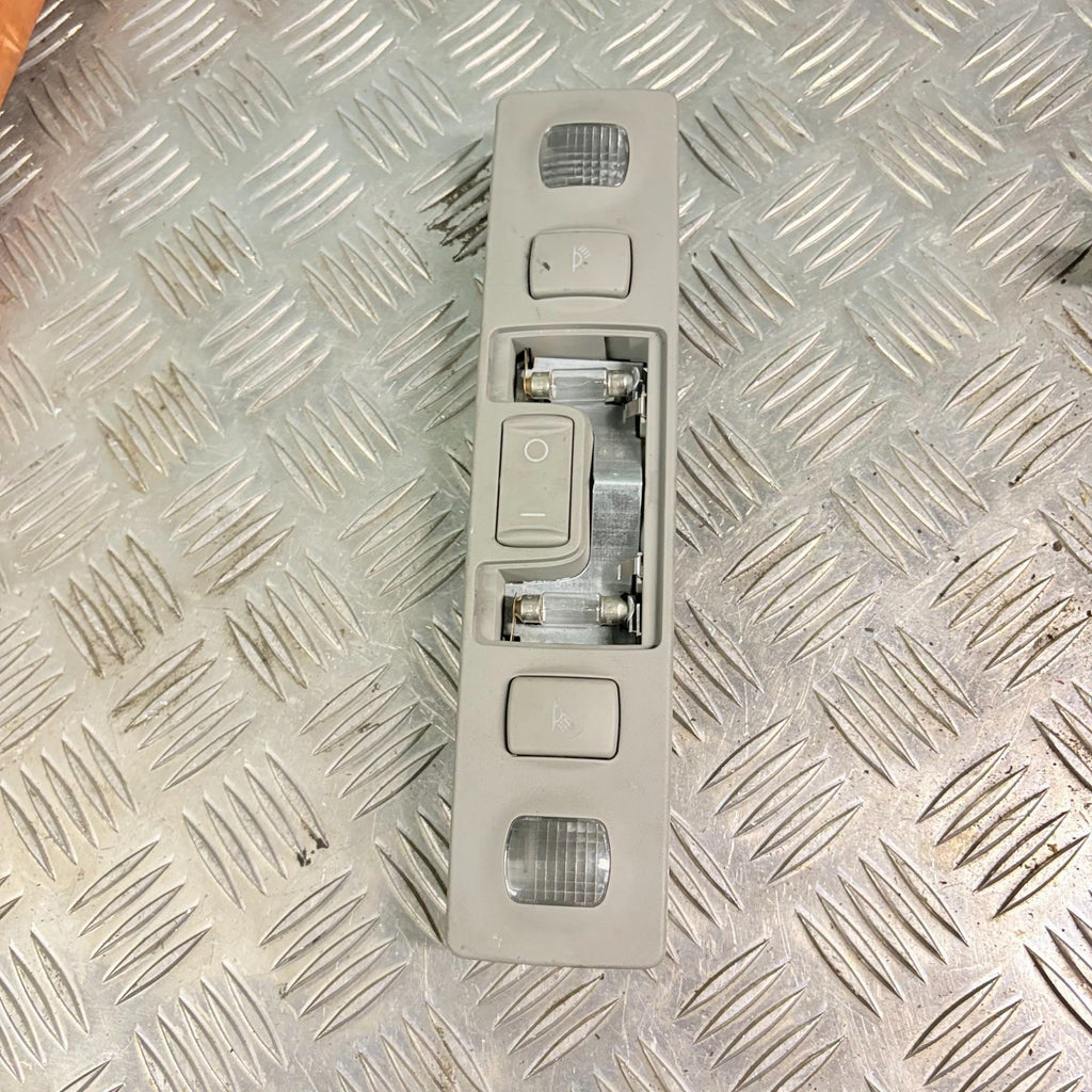 1998-2004 Audi A6 Rear Overhead Dome Map Light Lamp Assembly 4B0947111