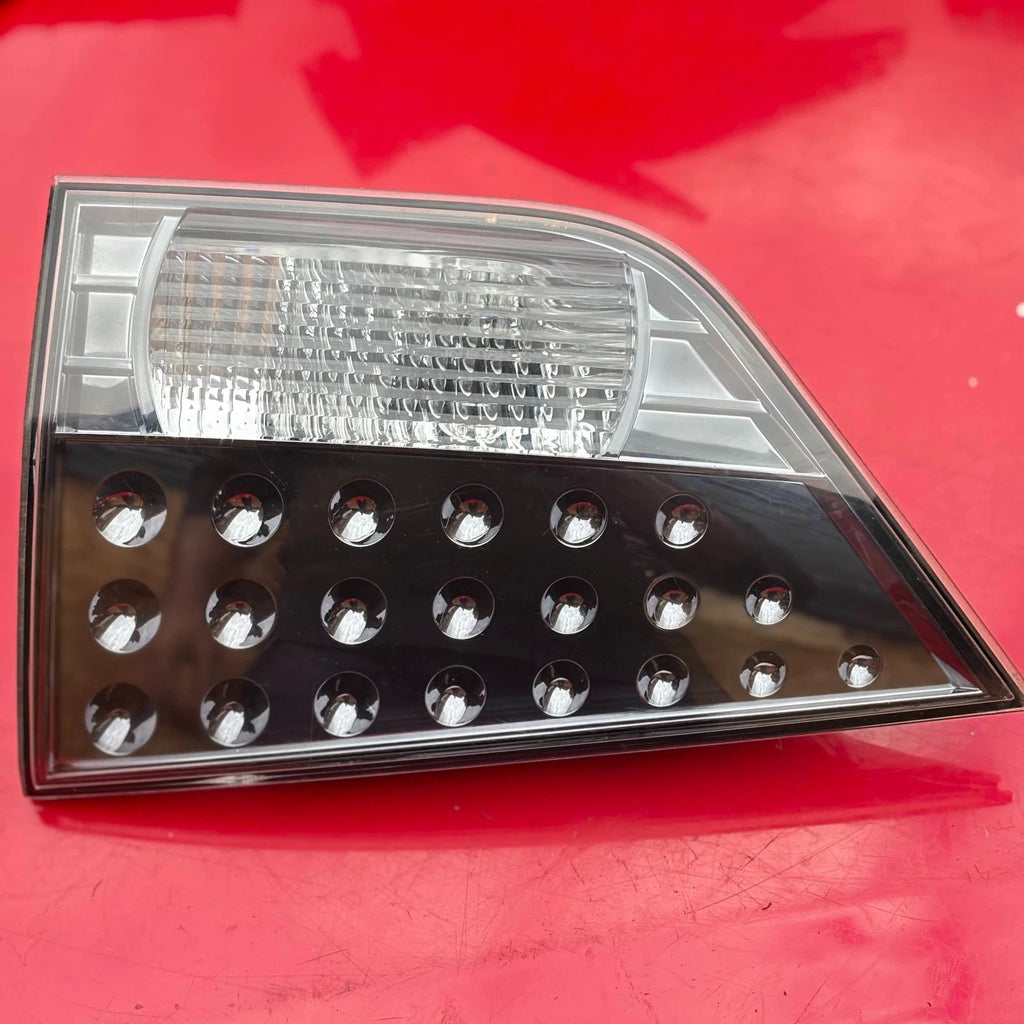 Tailgate Inner Lamp Rear Right for a Mitsubishi Outlander 2008 - CW5W