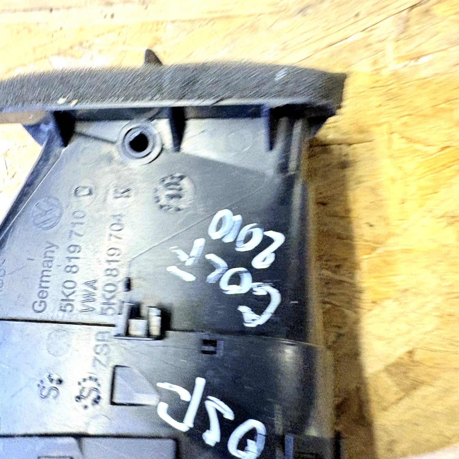 VW GOLF 2008-2012 Mk6 DASHBOARD AIR VENT DRIVER FRONT SIDE 5K0819704