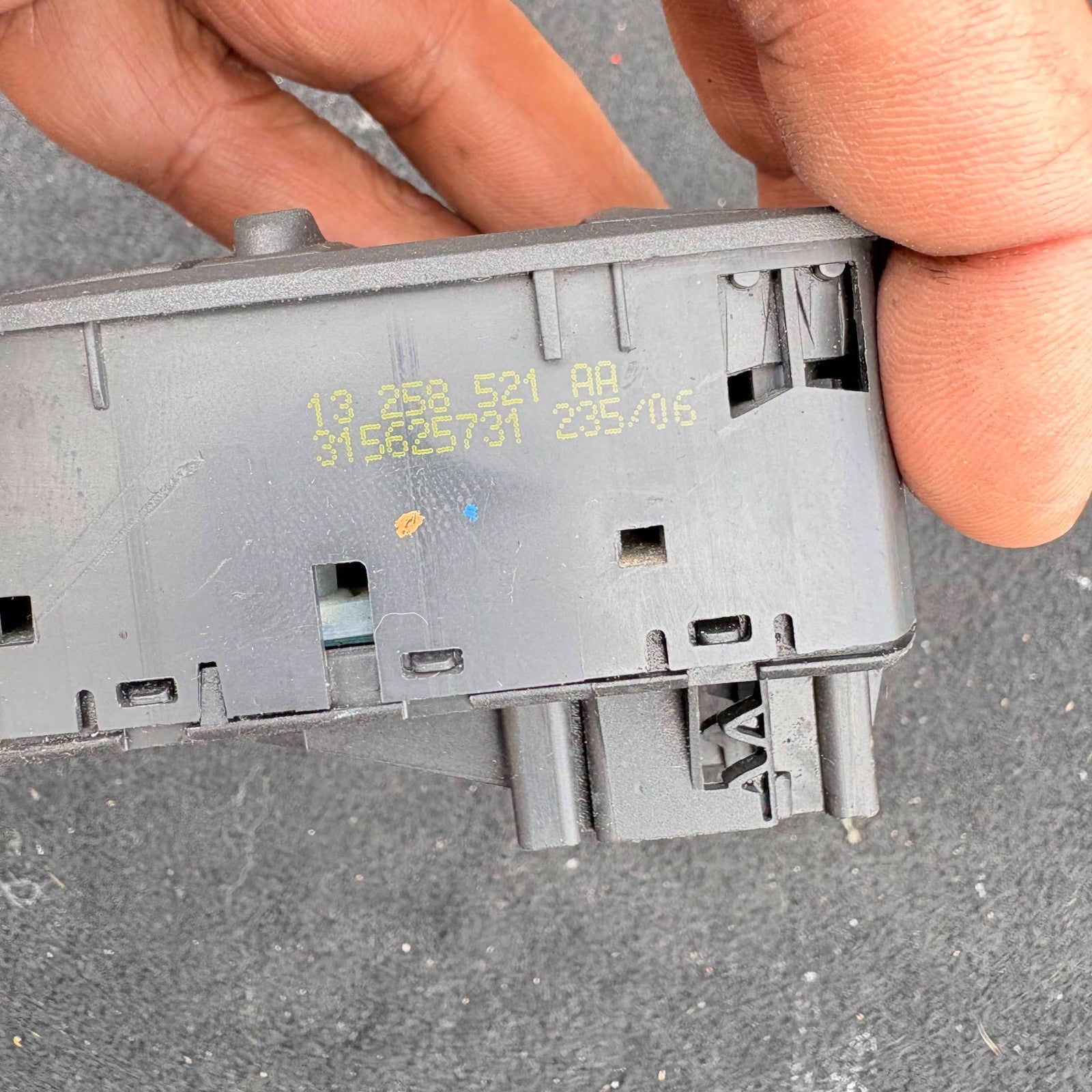 VAUXHALL CORSA D 06-14 DRIVERS FRONT ELECTRIC WINDOW SWITCH 13 258 521 AA