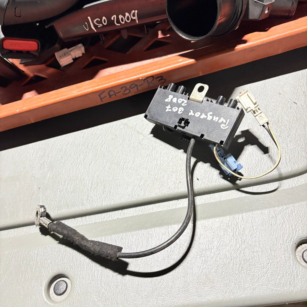 Peugeot 307 CC Coupe Cabriolet 2.0 2008 Antenna Amplifer