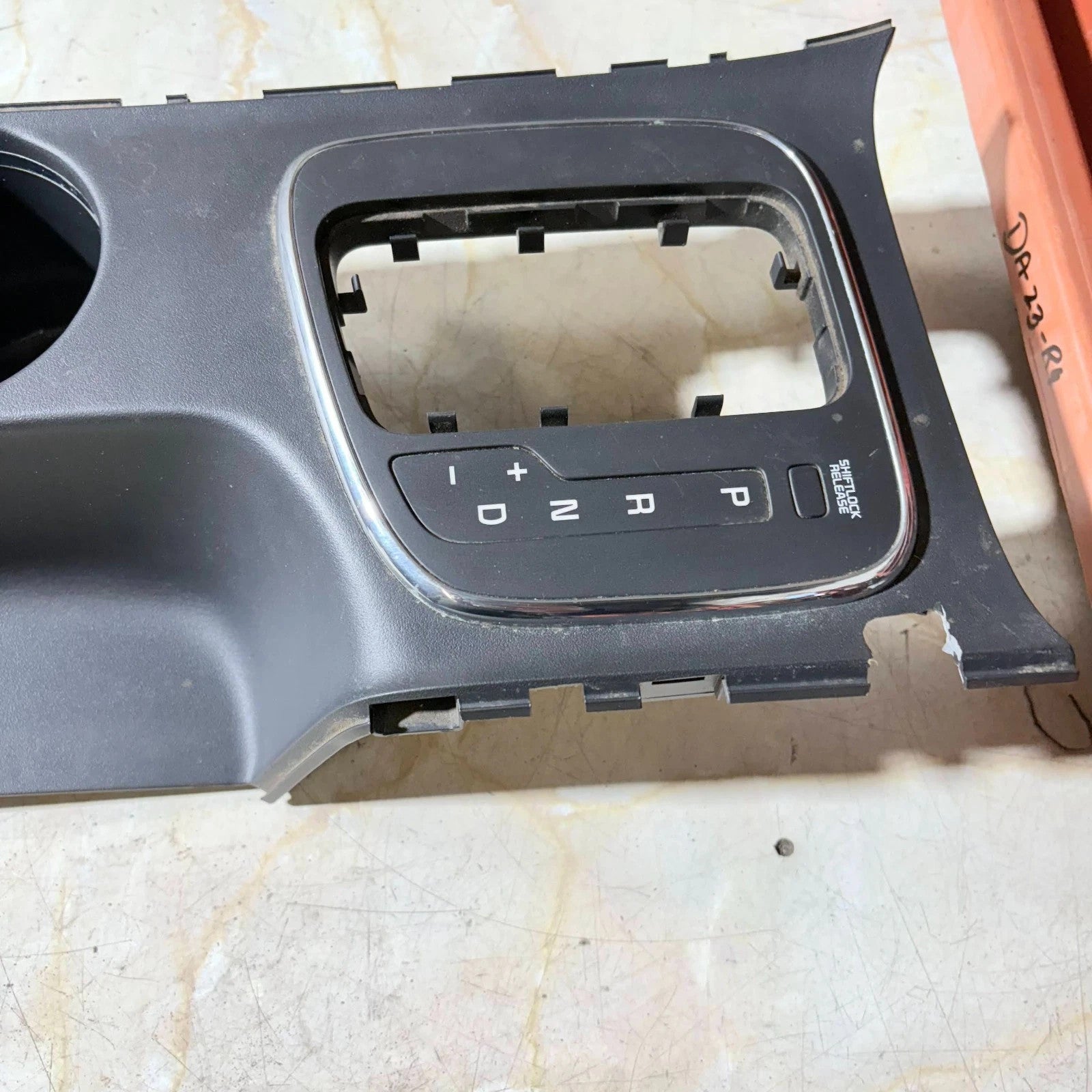 KIA CEED MK2 CENTRE CONSOLE TWIN DOUBLE CUP HOLDER STORAGE 84651-A2900 2012-208