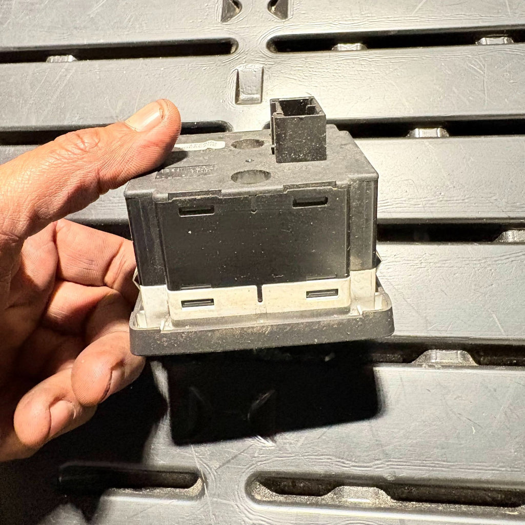 VOLVO V50 2004-2010 HEADLIGHT SWITCH CLUSTER 30739300