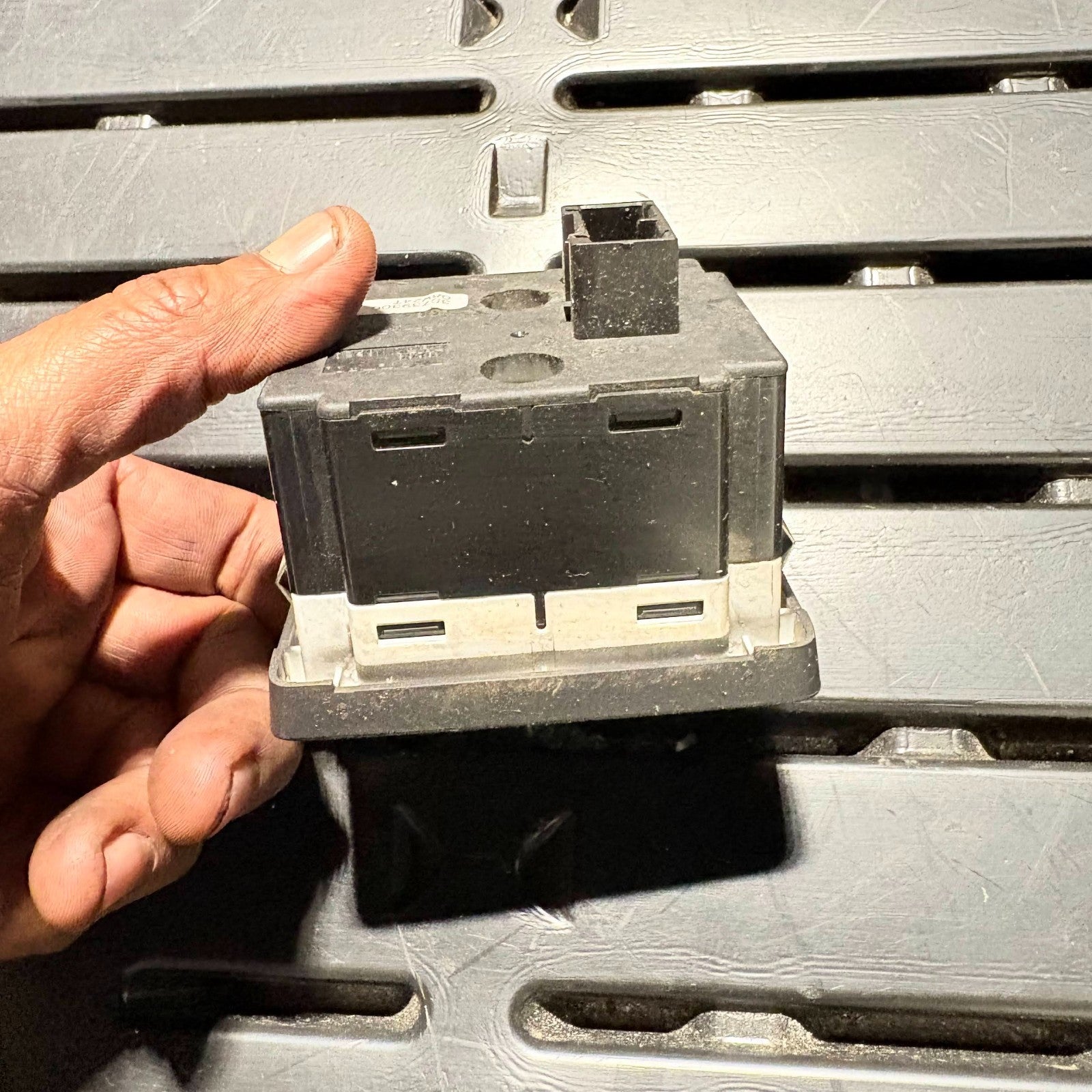 VOLVO V50 2004-2010 HEADLIGHT SWITCH CLUSTER 30739300
